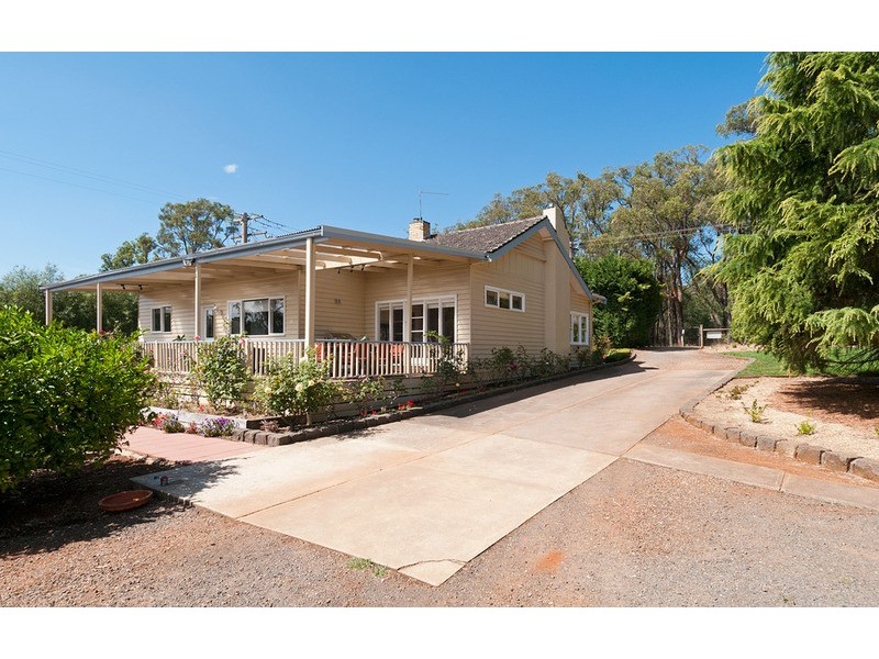 303a Monbulk  Road, Silvan VIC 3795