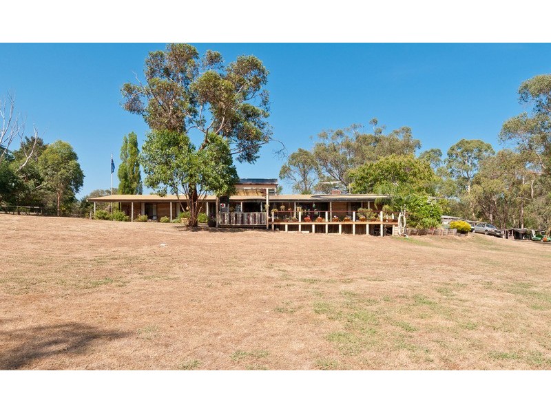 11 Maurice Road, Wandin North VIC 3139