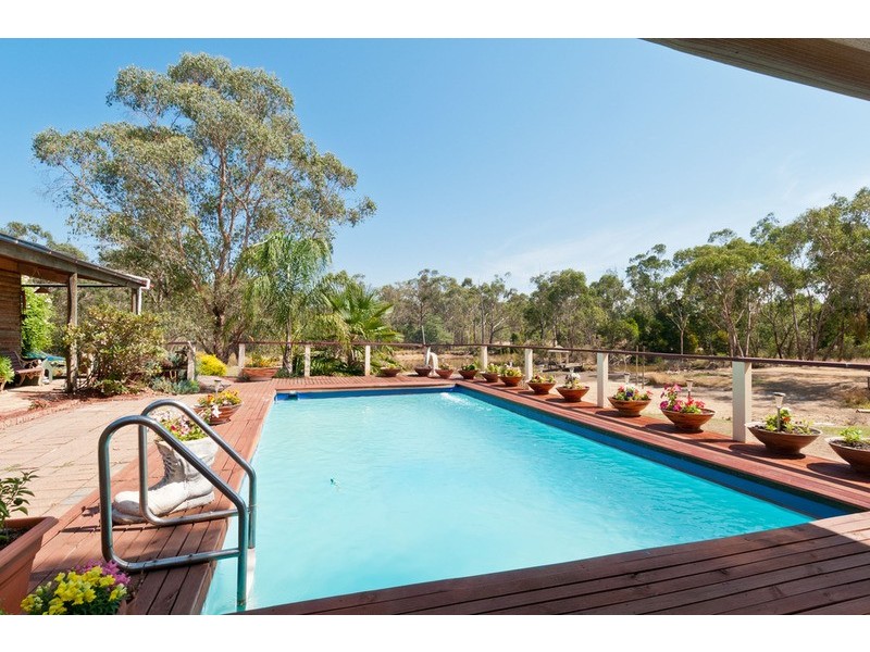11 Maurice Road, Wandin North VIC 3139