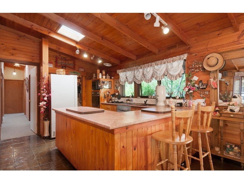 11 Maurice Road, Wandin North VIC 3139