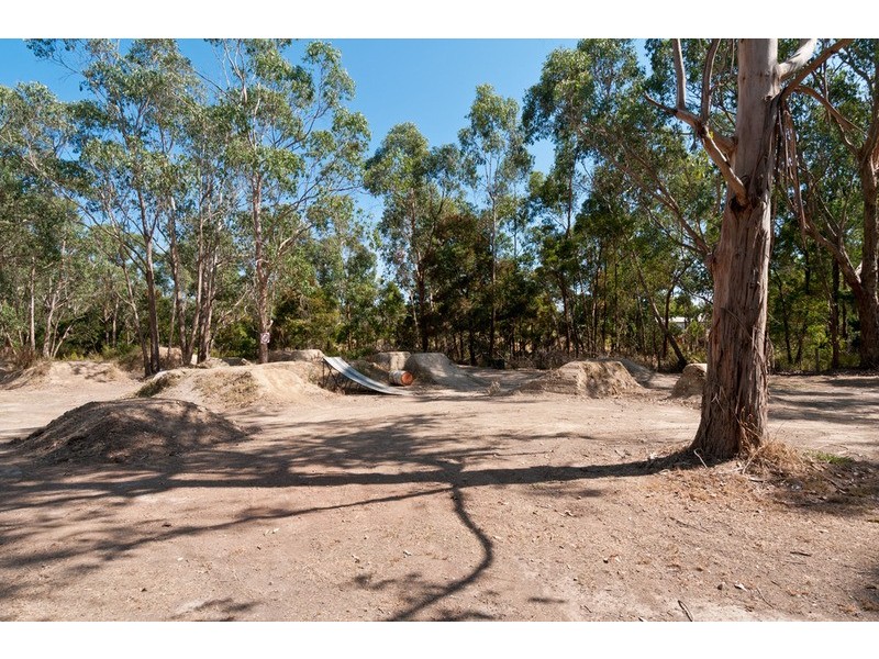 11 Maurice Road, Wandin North VIC 3139