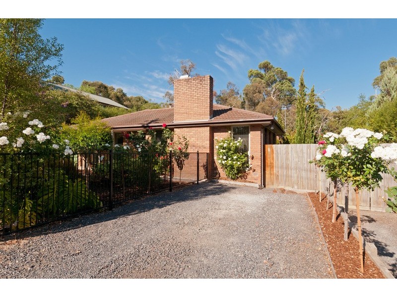 18 Currawong Avenue, Montrose VIC 3765