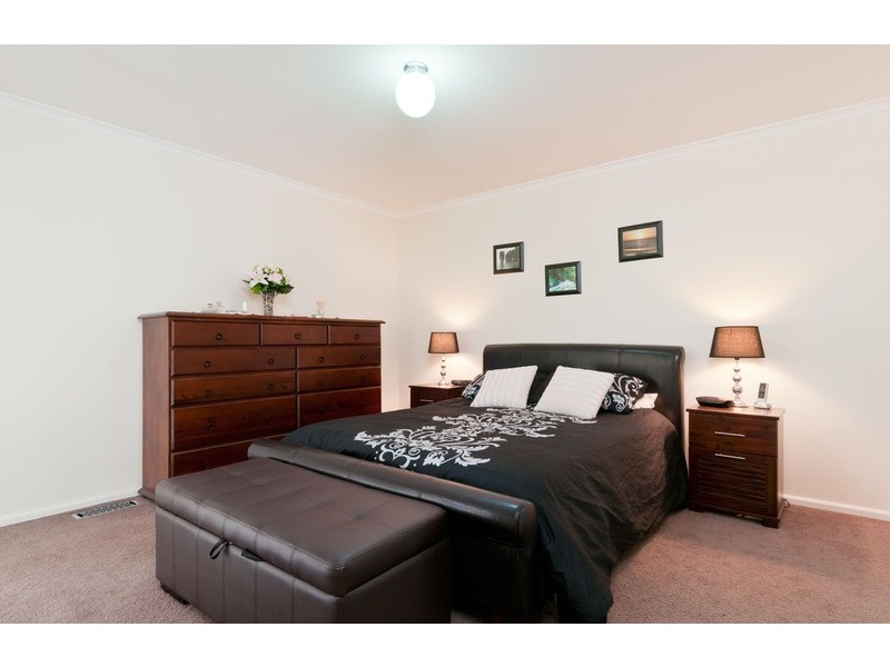 15 Belair Close, Seville VIC 3139