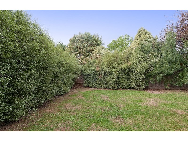 15 Belair Close, Seville VIC 3139