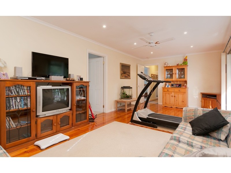 34 Tainton  Street, Wandin North VIC 3139