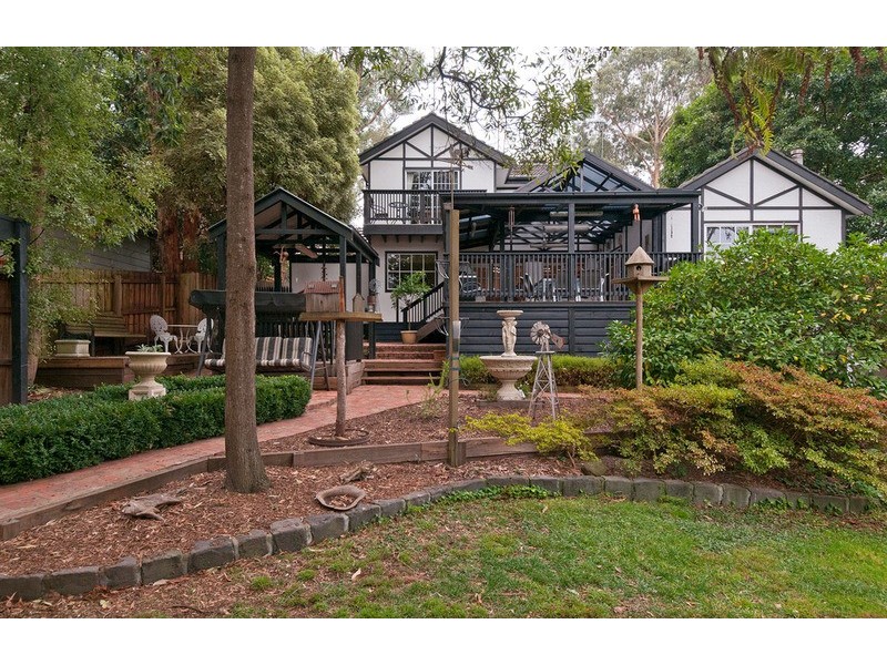 26 Buckmaster Drive, Mount Evelyn VIC 3796