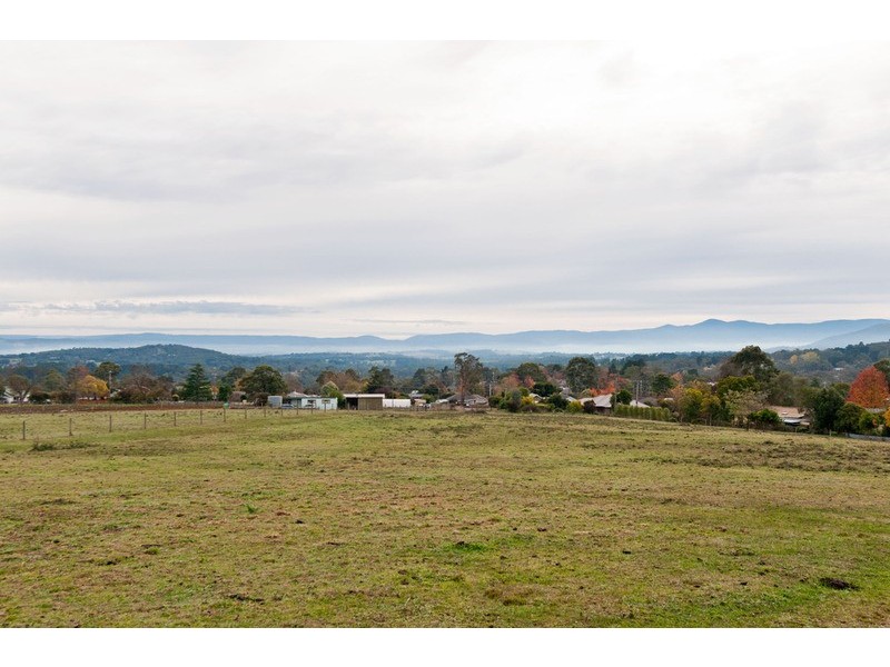 60 De Lancey Road, Wandin North VIC 3139