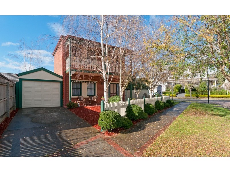 28 Chatswood Grove, Chirnside Park VIC 3116