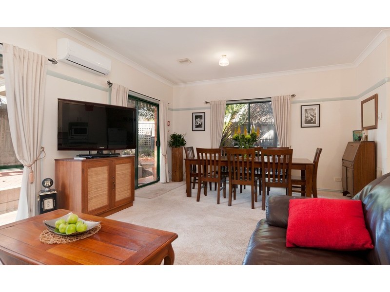 28 Chatswood Grove, Chirnside Park VIC 3116