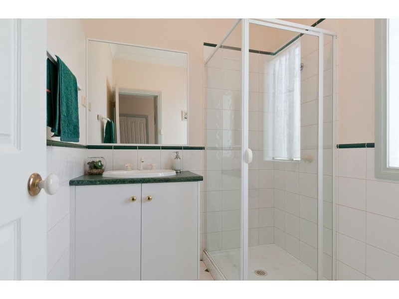 28 Chatswood Grove, Chirnside Park VIC 3116