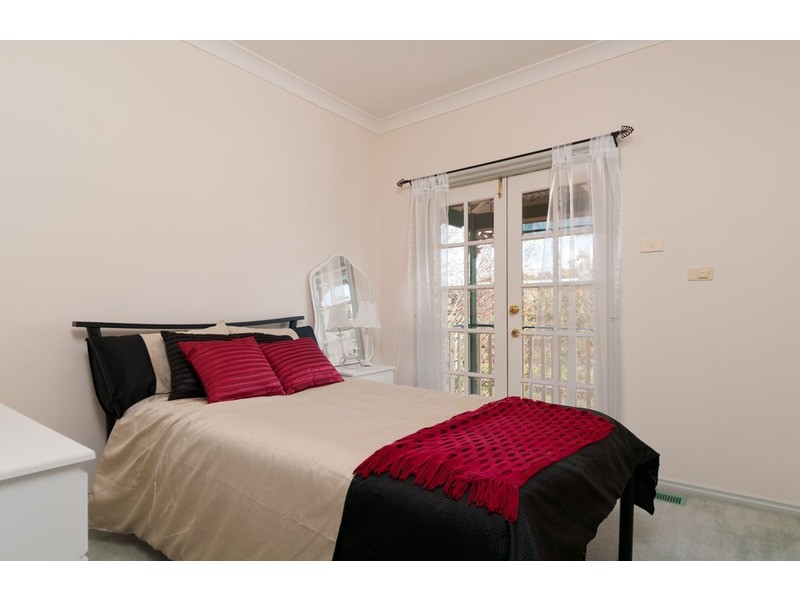 28 Chatswood Grove, Chirnside Park VIC 3116