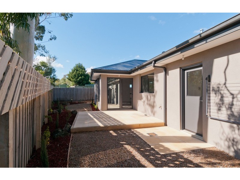 15a Nolan Avenue, Mooroolbark VIC 3138
