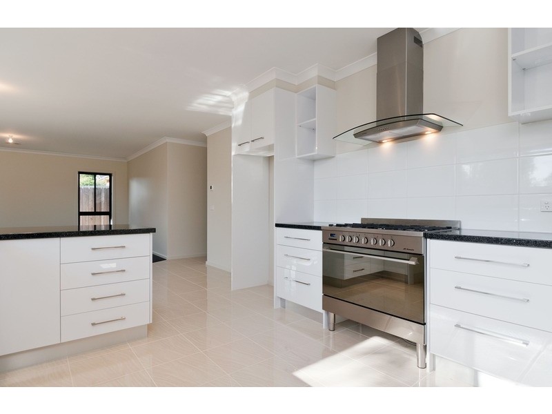 15a Nolan Avenue, Mooroolbark VIC 3138