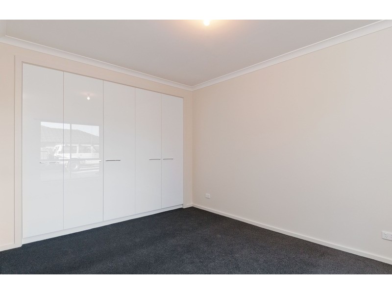 15a Nolan Avenue, Mooroolbark VIC 3138
