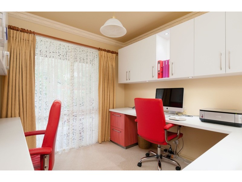 34 Spring  Street, Mount Evelyn VIC 3796