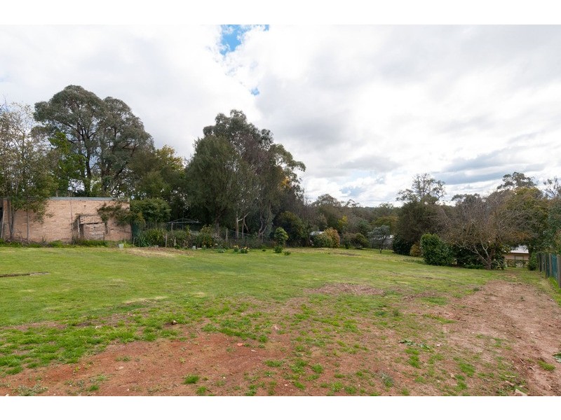 8a George Street, Wandin North VIC 3139