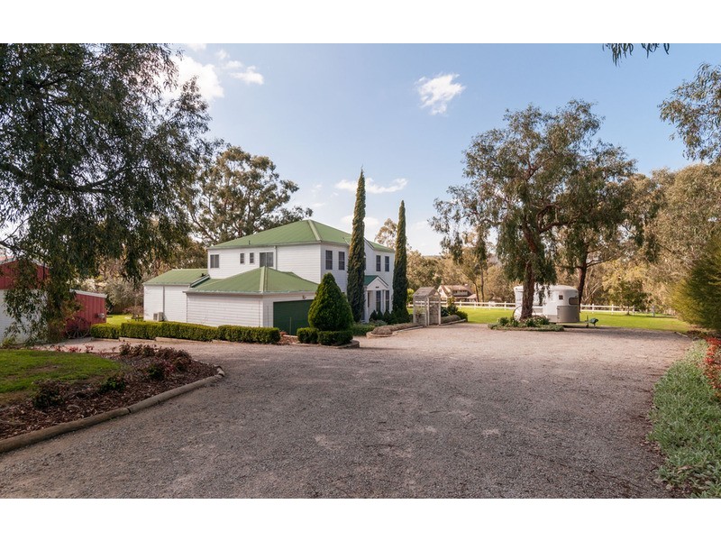 6 Kent  Road, Launching Place VIC 3139