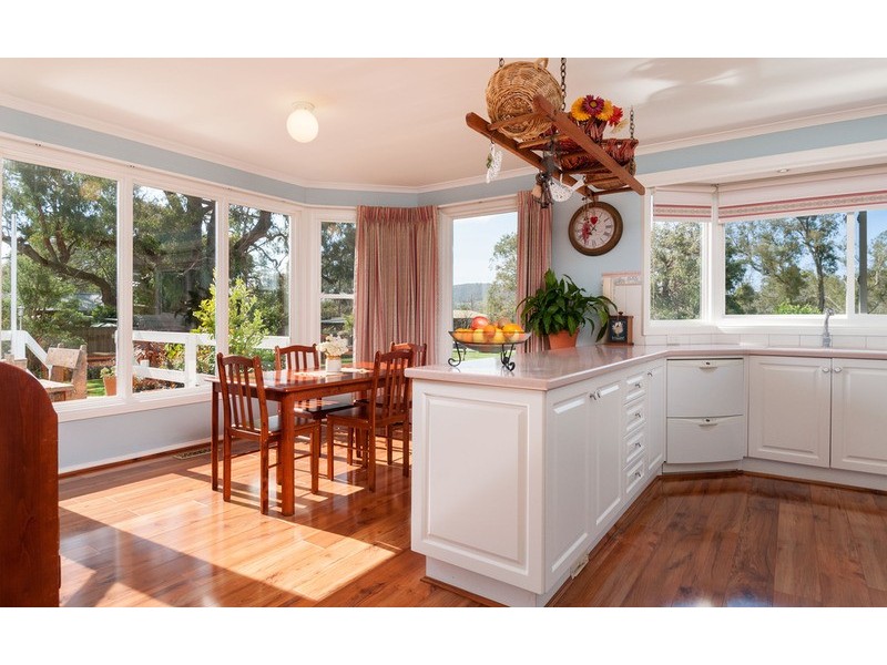 6 Kent  Road, Launching Place VIC 3139