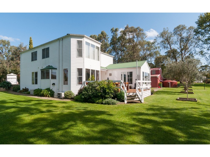 6 Kent  Road, Launching Place VIC 3139