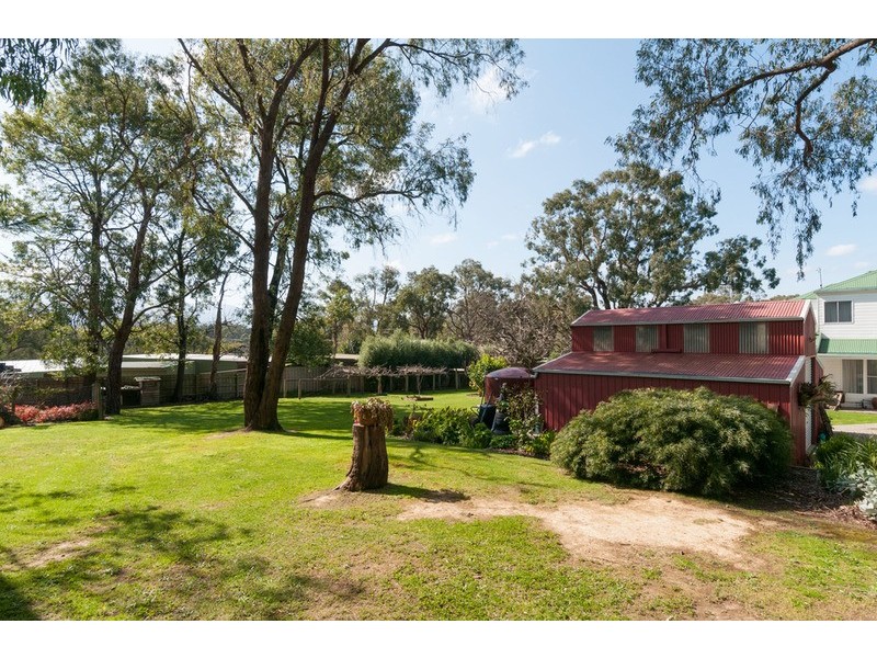 6 Kent  Road, Launching Place VIC 3139