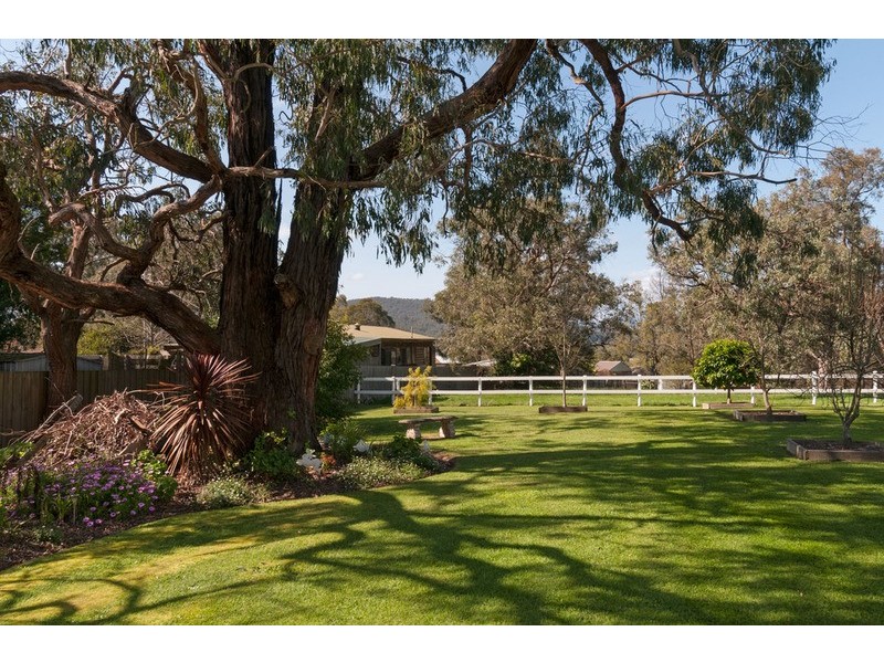 6 Kent  Road, Launching Place VIC 3139