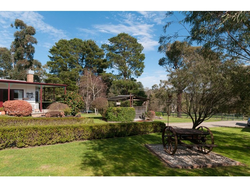 20 Bailey Grove, Wandin North VIC 3139