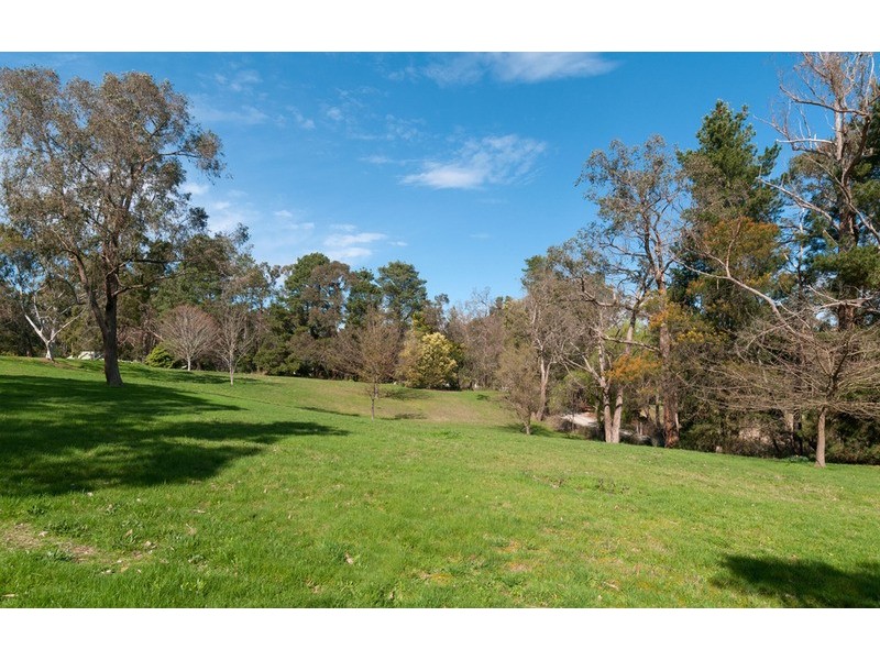 20 Bailey Grove, Wandin North VIC 3139