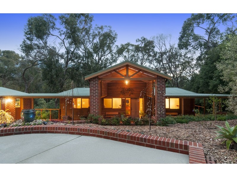 13-15 Sycamore  Grove, Mount Evelyn VIC 3796