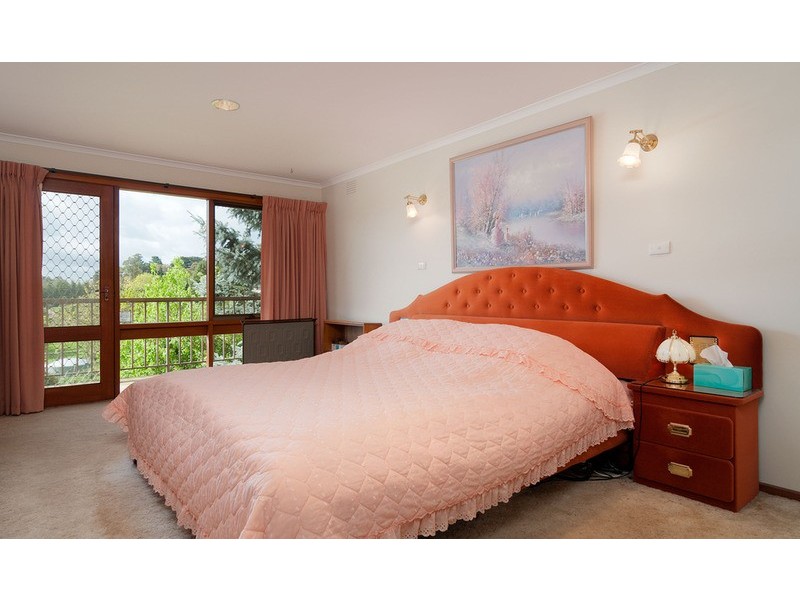 90 Monbulk Seville  Road, Wandin East VIC 3139