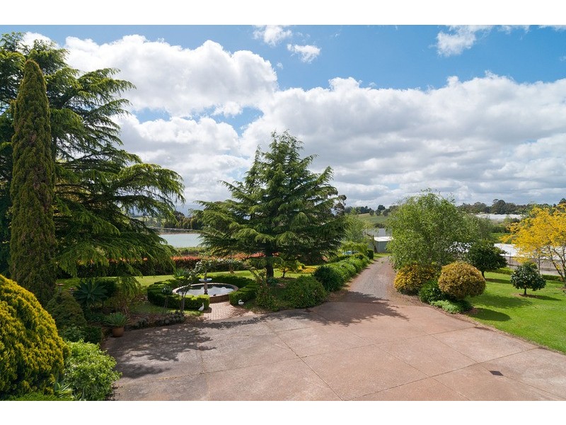 90 Monbulk Seville  Road, Wandin East VIC 3139