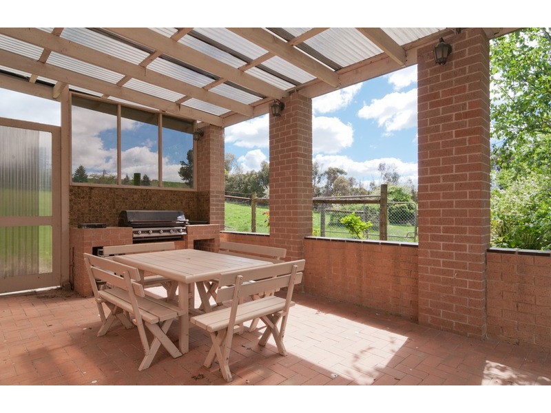 90 Monbulk Seville  Road, Wandin East VIC 3139