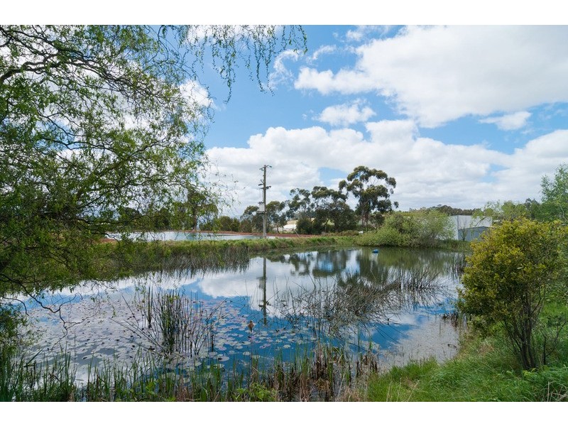 90 Monbulk Seville  Road, Wandin East VIC 3139