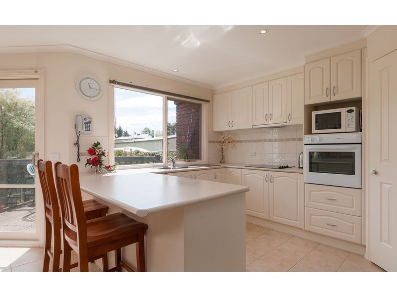 8/19 Prospect Road, Wandin North VIC 3139