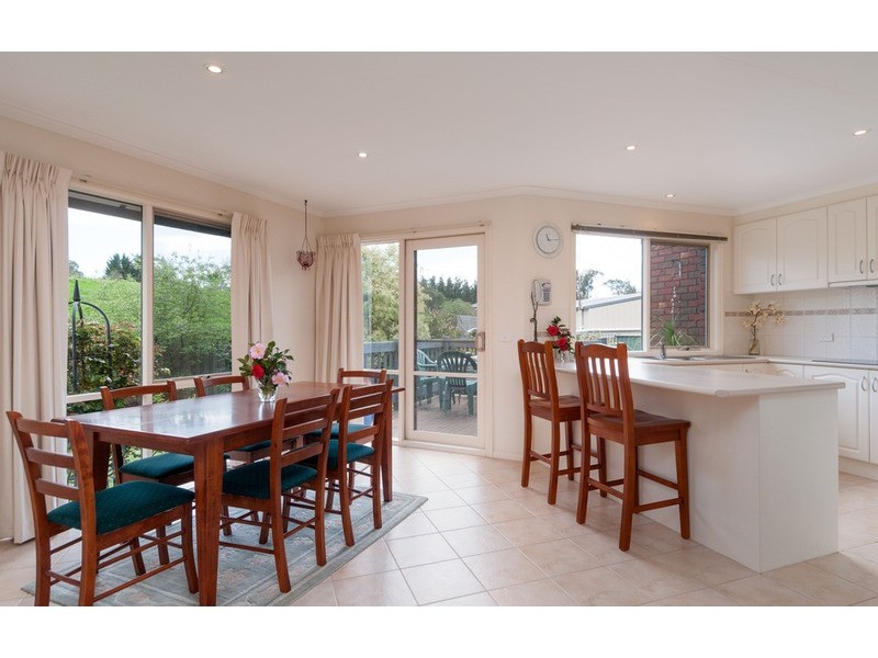 8/19 Prospect Road, Wandin North VIC 3139