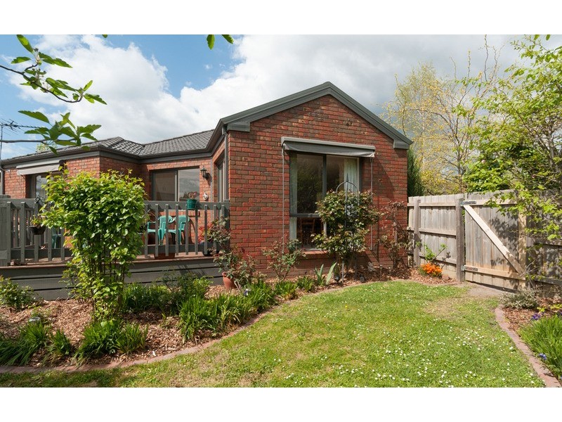 8/19 Prospect Road, Wandin North VIC 3139
