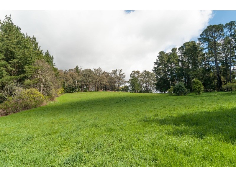 150 Old Baker Road, Wandin East VIC 3139