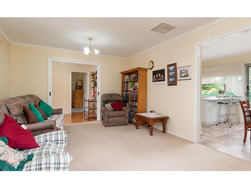 8 George Street, Wandin North VIC 3139