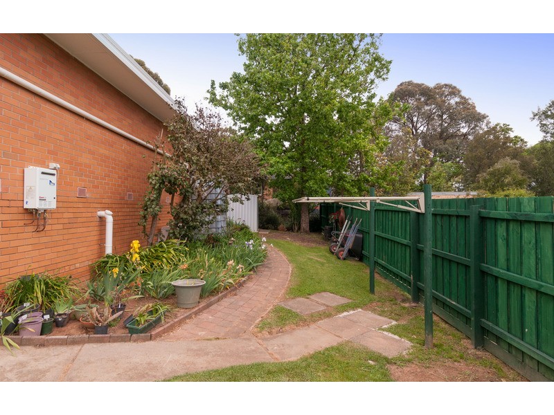 8 George Street, Wandin North VIC 3139