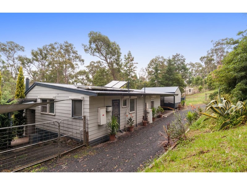 7 Braeside Drive, Launching Place VIC 3139