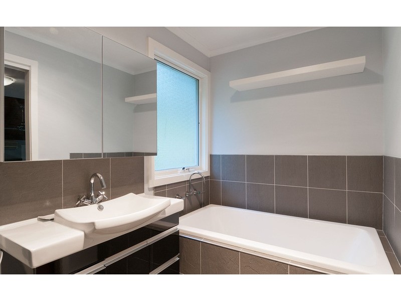 7 Braeside Drive, Launching Place VIC 3139