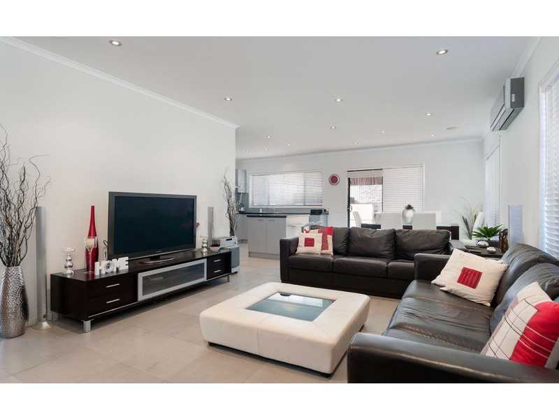 3 Regency Terrace, Warranwood VIC 3134