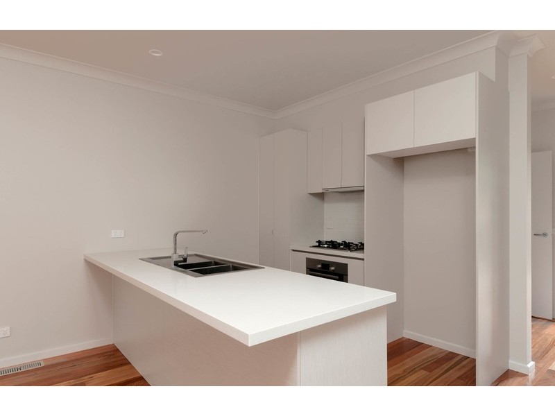 2/14 Wedderburn Crescent, Mount Evelyn VIC 3796