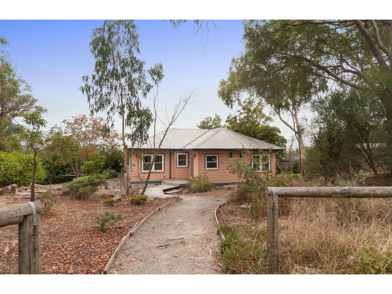 16 High Street, Seville East VIC 3139