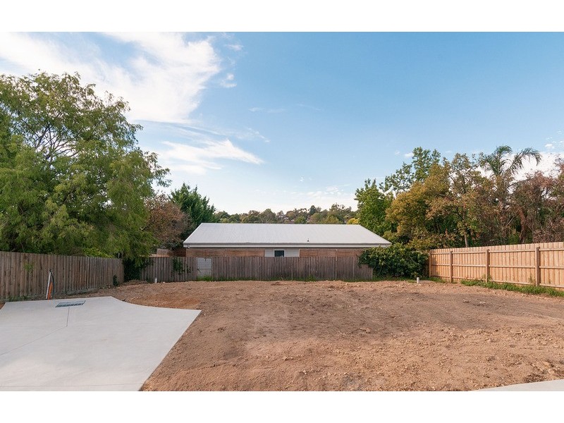 9a Sheldon Avenue, Mooroolbark VIC 3138