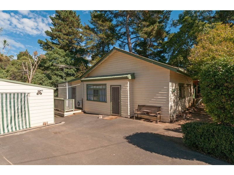 120 Monbulk  Road, Mount Evelyn VIC 3796