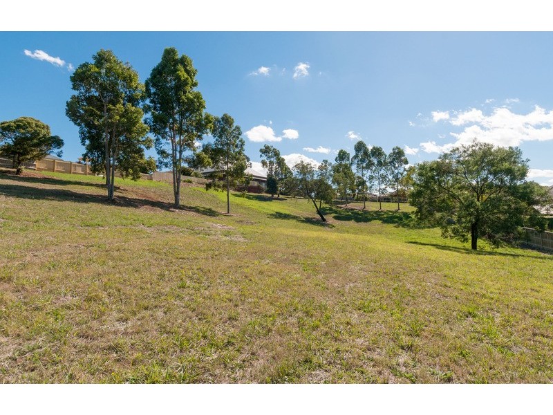 16 High Tor, Mooroolbark VIC 3138