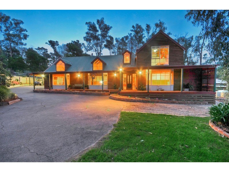 37 Rangeview Road, Mount Evelyn VIC 3796