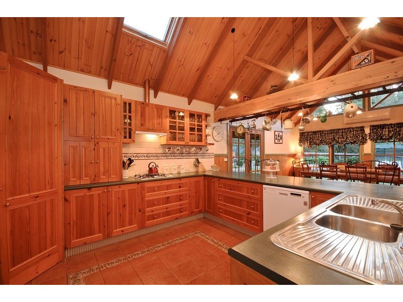 37 Rangeview Road, Mount Evelyn VIC 3796