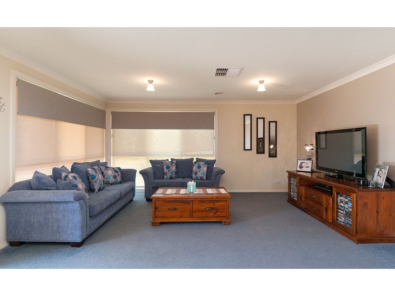 4 Sirocco  Court, Wandin North VIC 3139