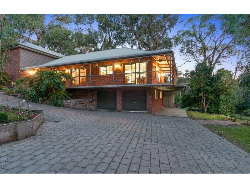 12 Rowe Street, Montrose VIC 3765